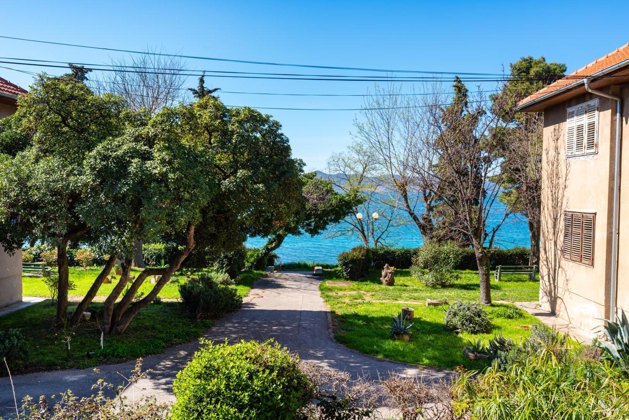 Kolovare Garden Oasis - First Row By Sea Lägenhet Zadar Exteriör bild
